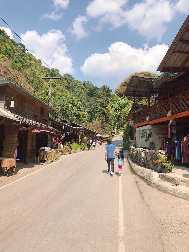 ตะลอน ชิมกาแฟ สัมผัสวิถีชีวิต สุดเรียบง่าย... บ้านแม่กำปอง เชียงใหม่